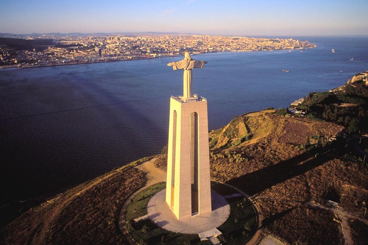 Vista Lisboa Guest Apartments ألمادا المظهر الخارجي الصورة